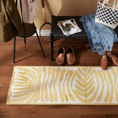 Town And Country Livie Floral Washable 24" X 72" Indoor Rectangular Runner