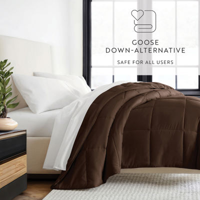 Casual Comfort Premium Ultra Soft Down Alternative Midweight Wrinkle Resistant Comforter