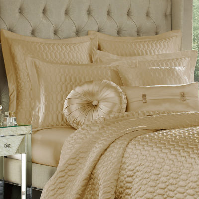 Five Queens Court Saranda Coverlet