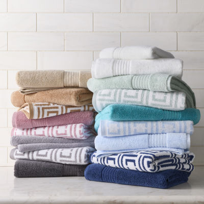 Liz Claiborne Signature Plush Logo Bath Towel