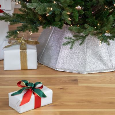 Northlight 27in Shiny Silver Fabric Hexagonal Christmas Tree Collar