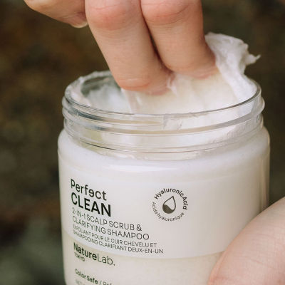 Naturelab. Tokyo Perfect Clean 2 I N 1 Scalp Scrub & Clarifying