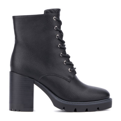 New York & Company Womens Gigi Stacked Heel Chelsea Boots