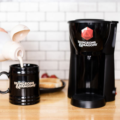 Uncanny Brands Dungeons & Dragons Single Cup Coffee Maker With Mug