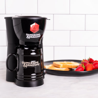 Uncanny Brands Dungeons & Dragons Single Cup Coffee Maker With Mug