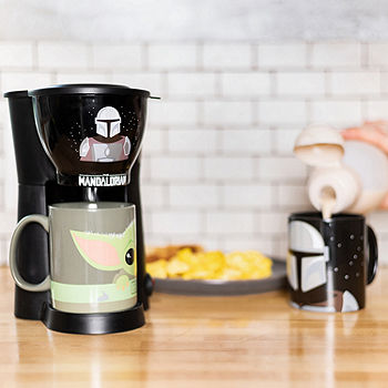 Uncanny Brands Star Wars Darth Vader Coffee Mak er with 2 Mugs