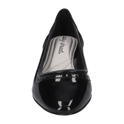 Easy Street Womens Giana Closed Toe Flat Heel Pumps