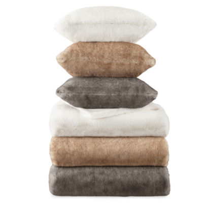 Loom + Forge Faux Fur Throw