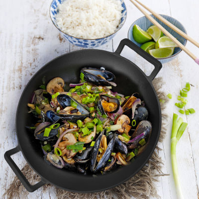  MegaChef 2-pc. Cast Iron Wok