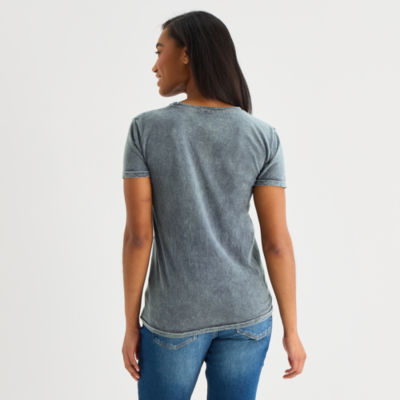 Butterfly Boyfriend Tee Womens Juniors Crew Neck Short Sleeve Regular Fit Graphic T-Shirt