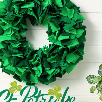 Glitzhome Shamrock Berry Wreath