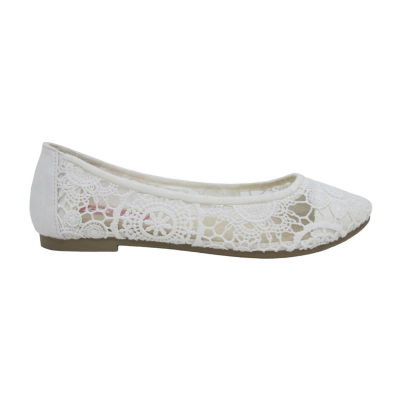 Pop Maybel Womens Almond Closed Toe Ballet Flats