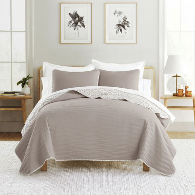 Casual Comfort Pattern Reversible Quilt Set