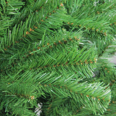 Northlight Hazelton Spruce Artificial  Unlit 7 1/2 Foot Christmas Tree