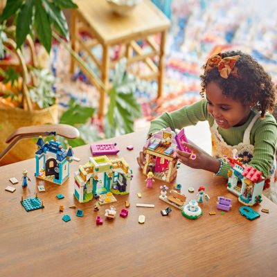 LEGO Disney Princess Market Adventure Princess Building Set (817 Pieces)