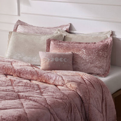 Intelligent Design Isabel Velvet Comforter Set with decorative pillow