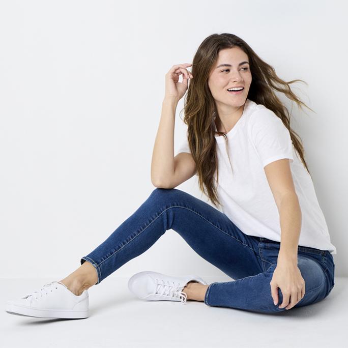 a.n.a Womens Mid Rise Skinny Fit Jegging Jean