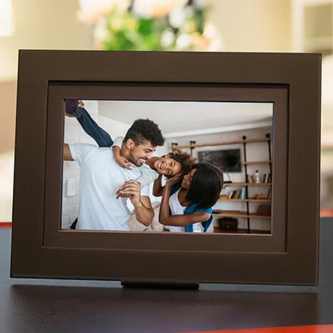 Brookstone PhotoShare Smart Frame
