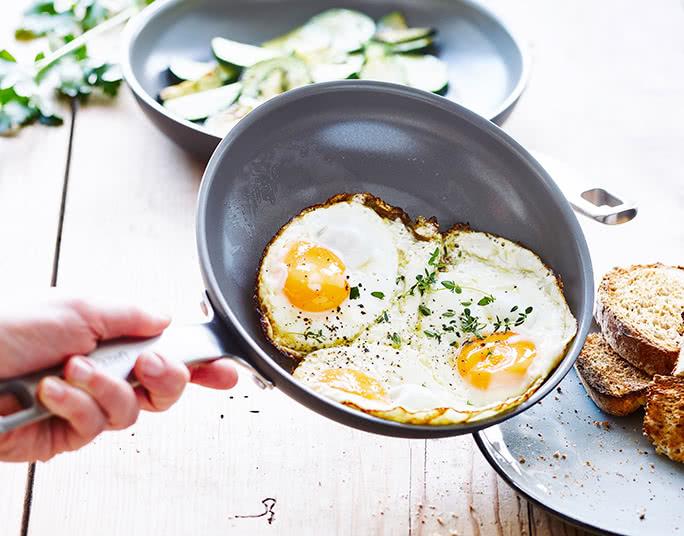 cookware buying guide - non-stick