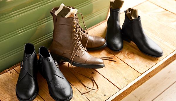 Frye store walking shoes