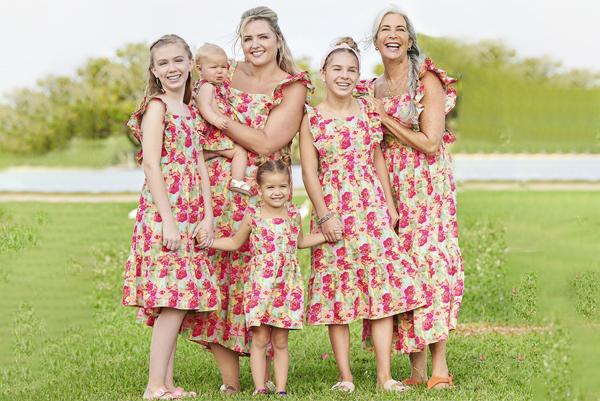 Matching family photo clearance outfits